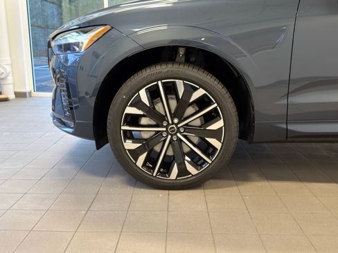 New 2026 Volvo XC60 B5 Ultra w/ Protection Package Premier AWD/4WD image 9