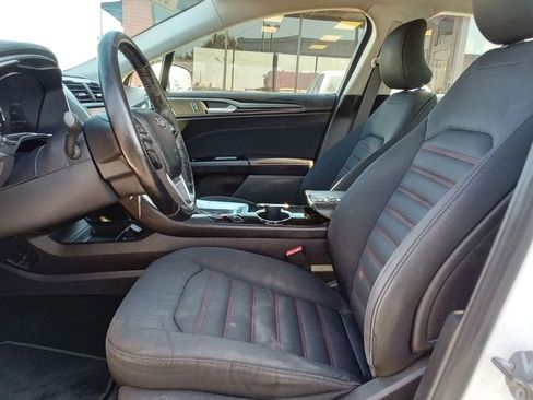 Used 2016 Ford Fusion SE image 12