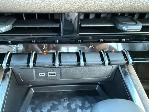 New 2026 GMC Canyon Denali w/ LPO, Denali Black Edition AWD/4WD image 23