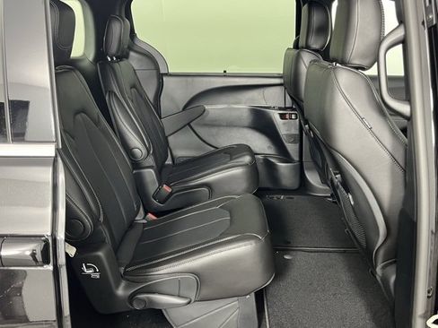 New 2026 Chrysler Voyager LX image 28