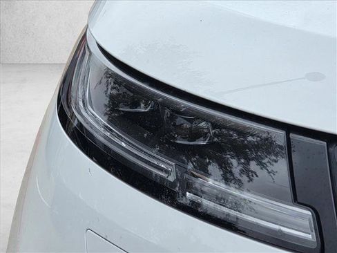 Used 2023 Land Rover Range Rover Sport SE image 9