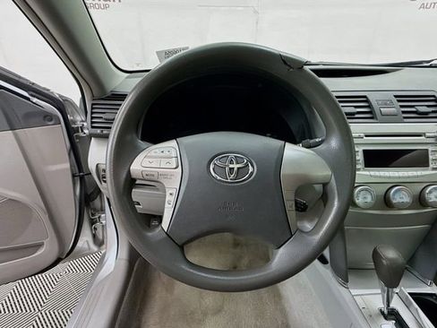 Used 2011 Toyota Camry LE image 11
