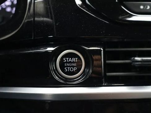 Used 2024 Nissan Pathfinder SV FWD image 29