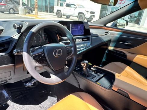 Used 2025 Lexus ES 350 w/ Premium Package FWD image 13