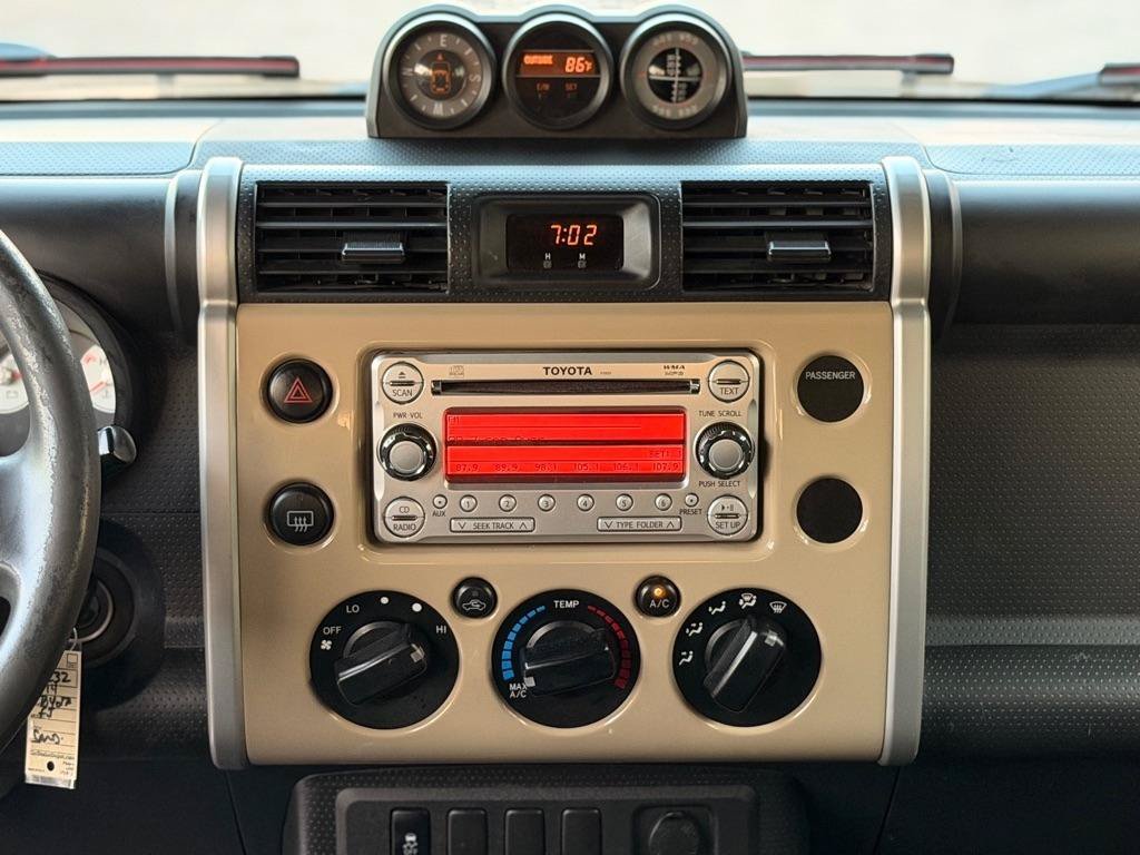 Used 2014 Toyota FJ Cruiser 4WD w/ Convenience Package image 15