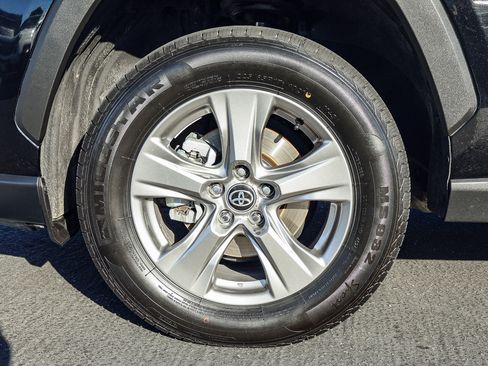 Used 2024 Toyota RAV4 XLE image 17