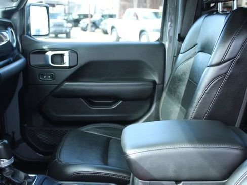 Used 2021 Jeep Wrangler Unlimited Sahara AWD/4WD image 30
