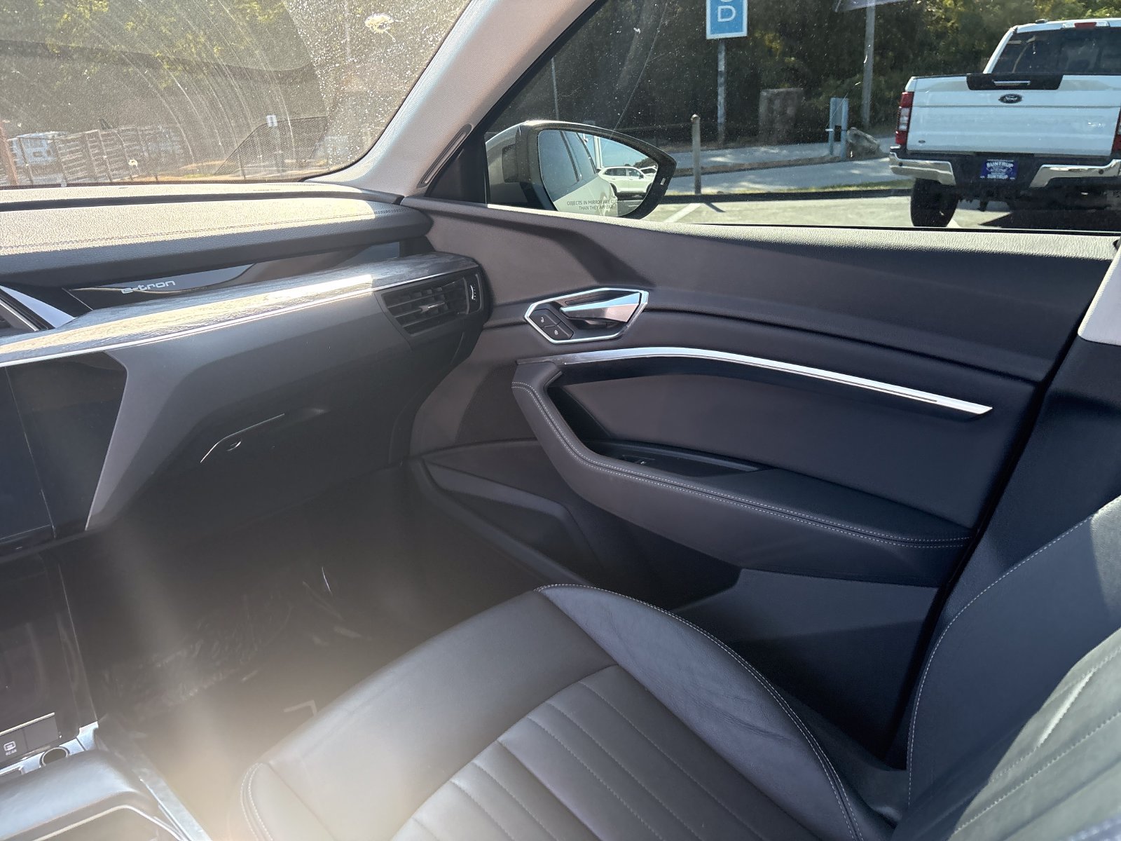 Used 2021 Audi e-tron Premium w/ Convenience Plus Package AWD/4WD image 16