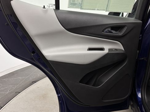 Used 2022 Chevrolet Equinox LS image 25