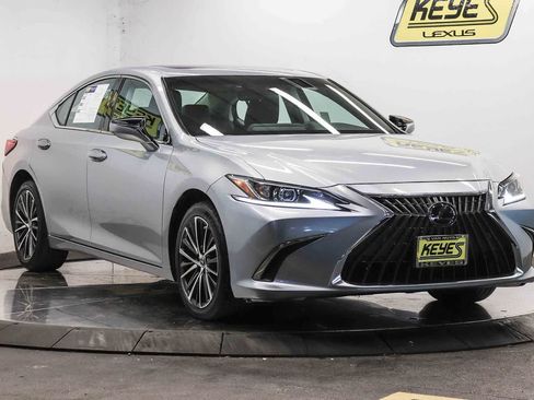 Used 2024 Lexus ES 350 w/ Premium Package FWD image 5