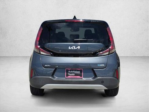 Used 2023 Kia Soul EX FWD image 7