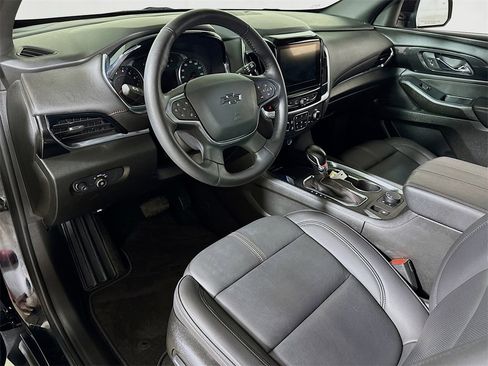 Used 2022 Chevrolet Traverse RS image 7