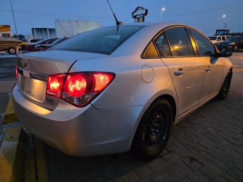 Used 2013 Chevrolet Cruze LS image 5