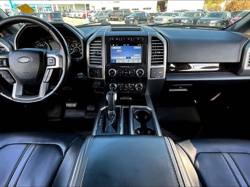 Used 2017 Ford F150 Platinum w/ Equipment Group 701A Luxury image 8