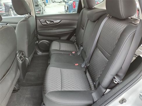 Used 2019 Nissan Rogue SV image 23