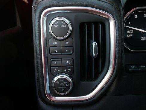 Used 2021 GMC Sierra 1500 AT4 w/ AT4 Premium Package image 28