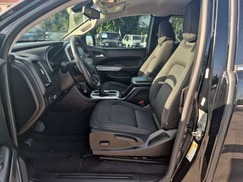 Used 2020 Chevrolet Colorado LT w/ LT Convenience Package RWD image 11