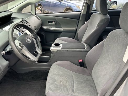 Used 2012 Toyota Prius V Three image 18