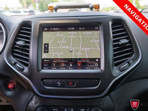 Used 2019 Jeep Cherokee Trailhawk w/ Comfort/Convenience Group AWD/4WD image 5