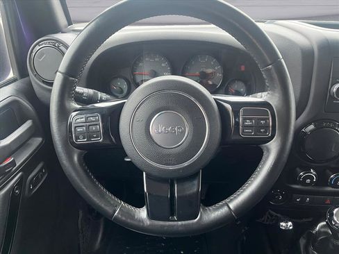 Used 2016 Jeep Wrangler Unlimited Sahara image 14