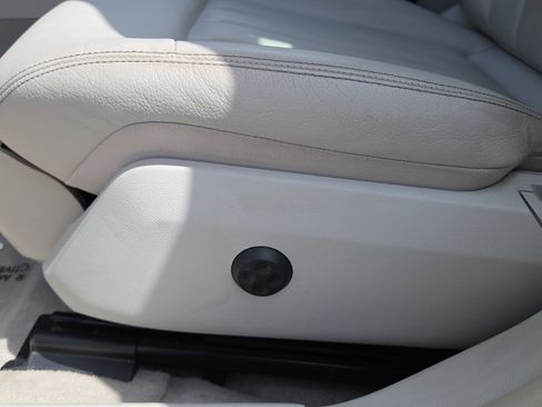 Used 2014 Mercedes-Benz E 350 Sedan image 36