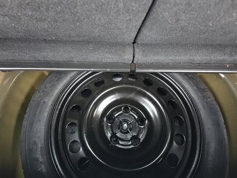 Used 2022 Ford Explorer Limited w/ Limited Technology Package image 22