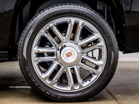 Used 2014 Cadillac Escalade Platinum image 36