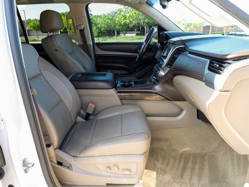 Used 2017 Chevrolet Tahoe LT w/ LT Signature Package image 31