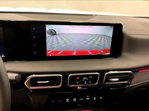New 2026 Nissan Sentra SR FWD image 27