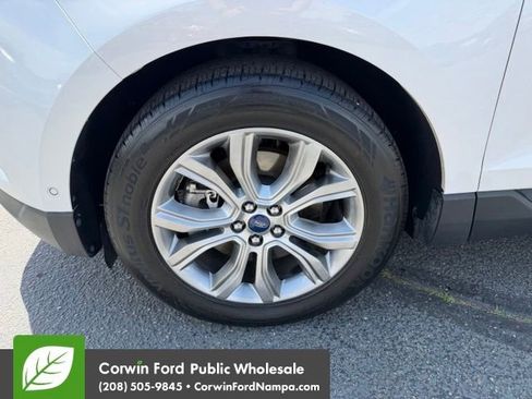 Used 2019 Ford Edge Titanium w/ Equipment Group 301A AWD/4WD image 9