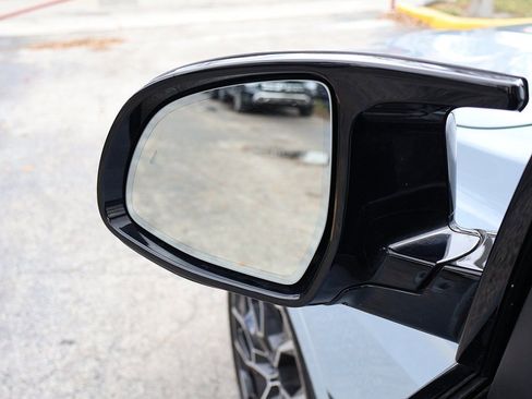 Used 2026 BMW X7 M60i image 43