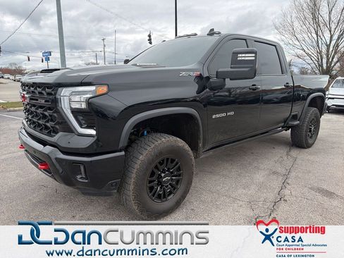 Used 2025 Chevrolet Silverado 2500 ZR2 w/ Technology Package image 1