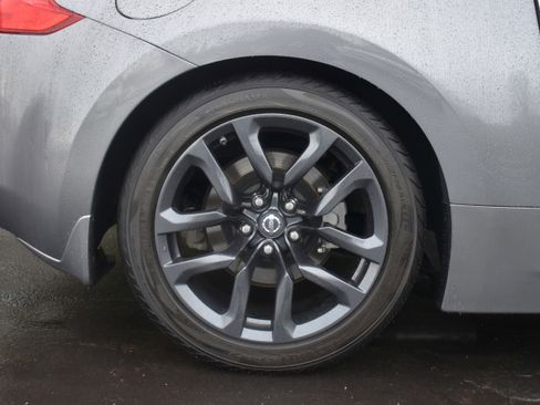 Used 2016 Nissan 370Z Touring image 37