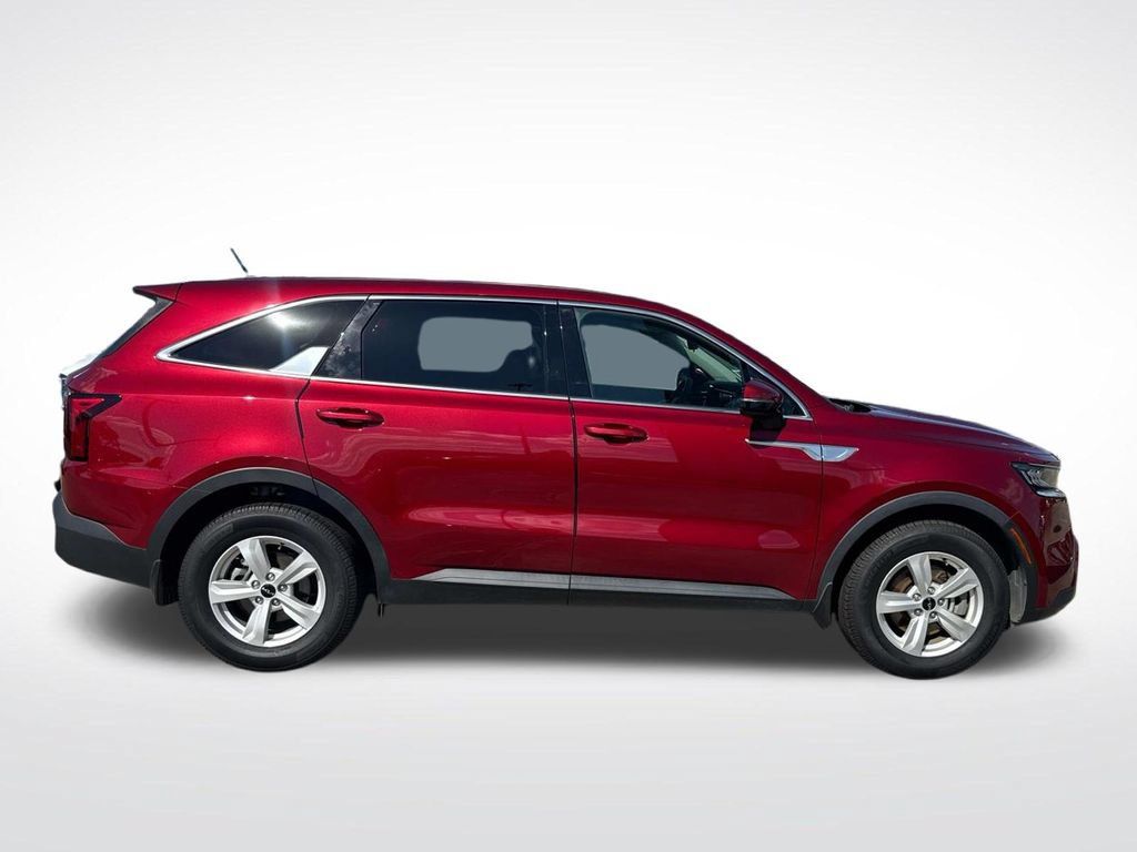 Used 2022 Kia Sorento LX FWD image 11