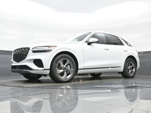 New 2026 Genesis GV70 2.5T Select image 13