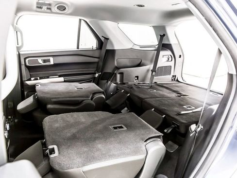 Used 2021 Ford Explorer XLT AWD/4WD image 36