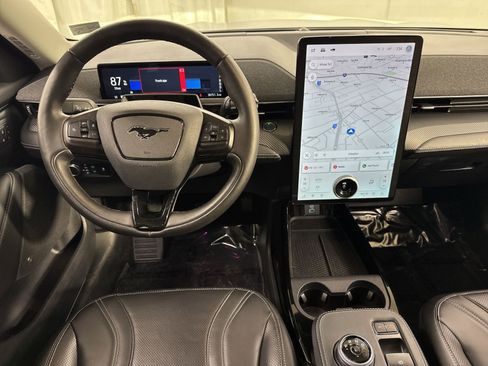 Used 2022 Ford Mustang Mach-E Premium image 27