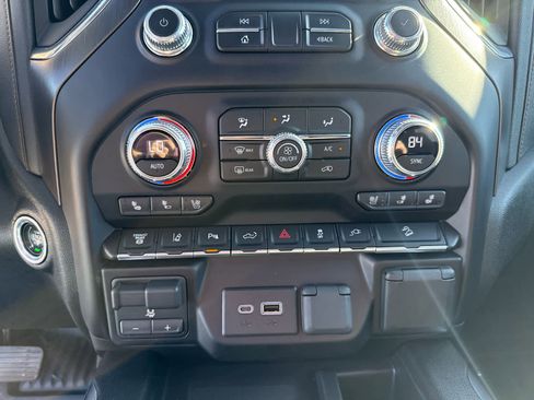 Used 2023 GMC Sierra 2500 AT4 w/ AT4 Preferred Package image 18