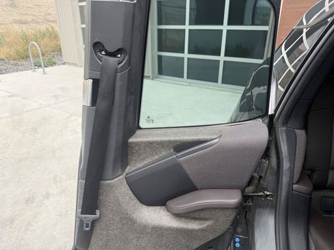 Used 2015 BMW i3 w/ Range Extender RWD image 18