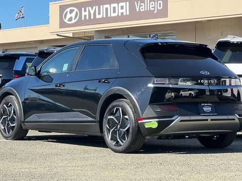 Certified 2023 Hyundai Ioniq 5 SEL w/ Cargo Package RWD image 8