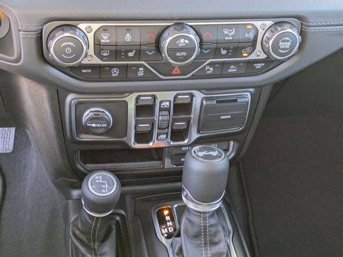 New 2026 Jeep Wrangler Unlimited Sahara AWD/4WD image 21