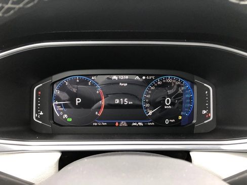 New 2026 Volkswagen Taos SEL image 20