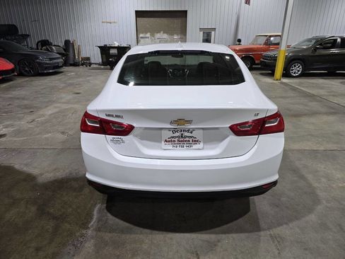 Used 2018 Chevrolet Malibu LT image 10