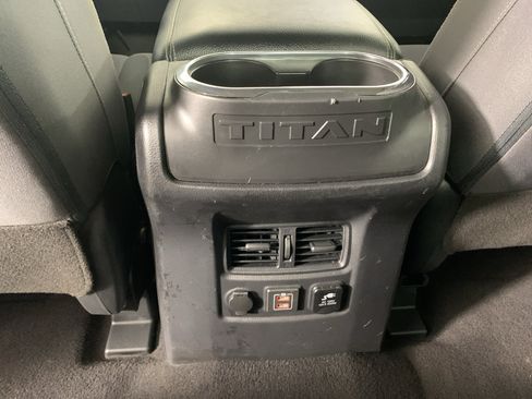 Used 2021 Nissan Titan SV w/ SV Convenience Package AWD/4WD image 29