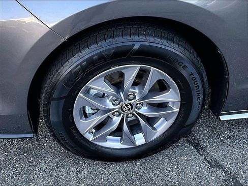 Used 2024 Toyota Sienna LE w/ LE Plus Package AWD/4WD image 7