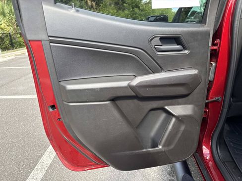 Used 2025 Chevrolet Colorado W/T w/ Advanced Trailering Package RWD image 9