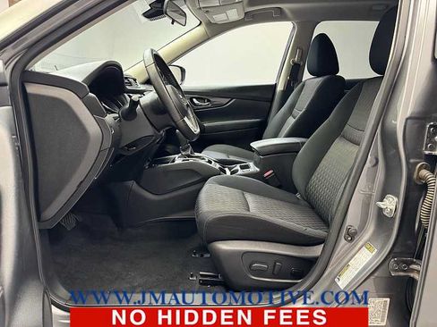 Used 2019 Nissan Rogue SV w/ Sun & Sound Touring Package AWD/4WD image 13