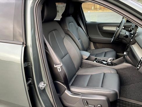 New 2026 Volvo XC40 B5 Ultra w/ Protection Package Premier image 31