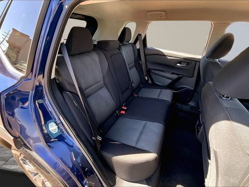 Used 2025 Nissan Rogue SV image 25