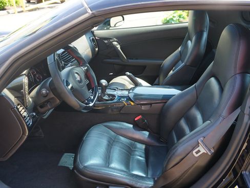 Used 2007 Chevrolet Corvette Coupe w/ Preferred Equipment Group RWD image 40